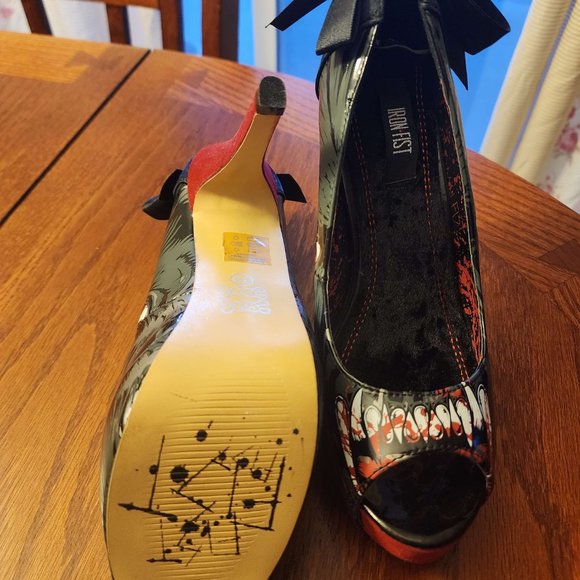 Size 7 - IRON FIST WOMEN'S SHOES - WOLFBEATER WEREWOLF Heels - Picture 3 of 4